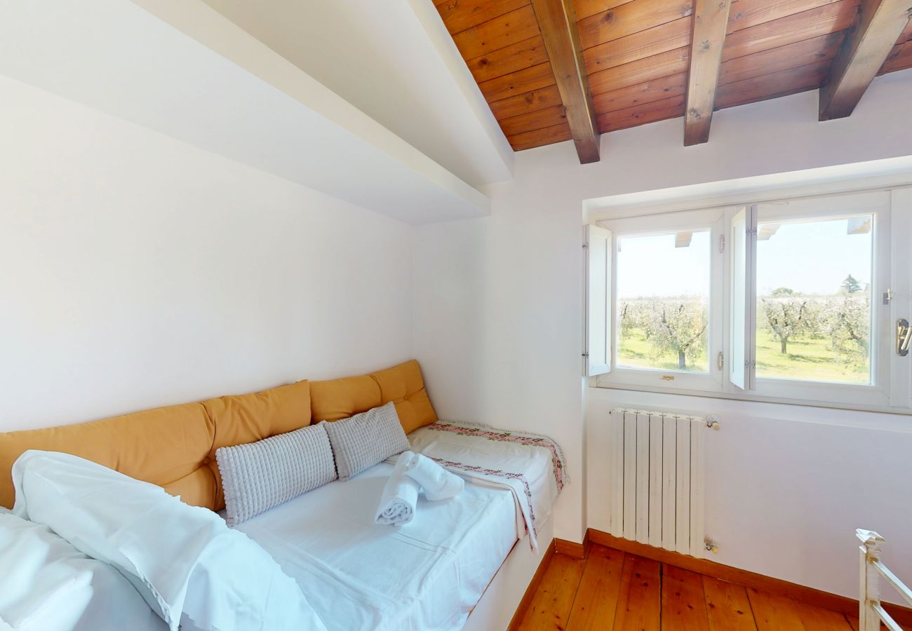 Appartamento a San Felice del Benaco - Garda View romantic apt with pool by Bookinggardal