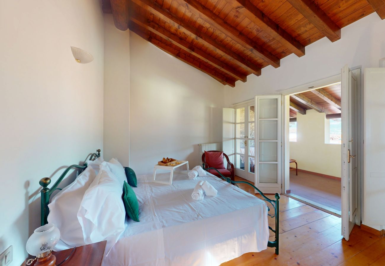 Appartamento a San Felice del Benaco - Garda View romantic apt with pool by Bookinggardal