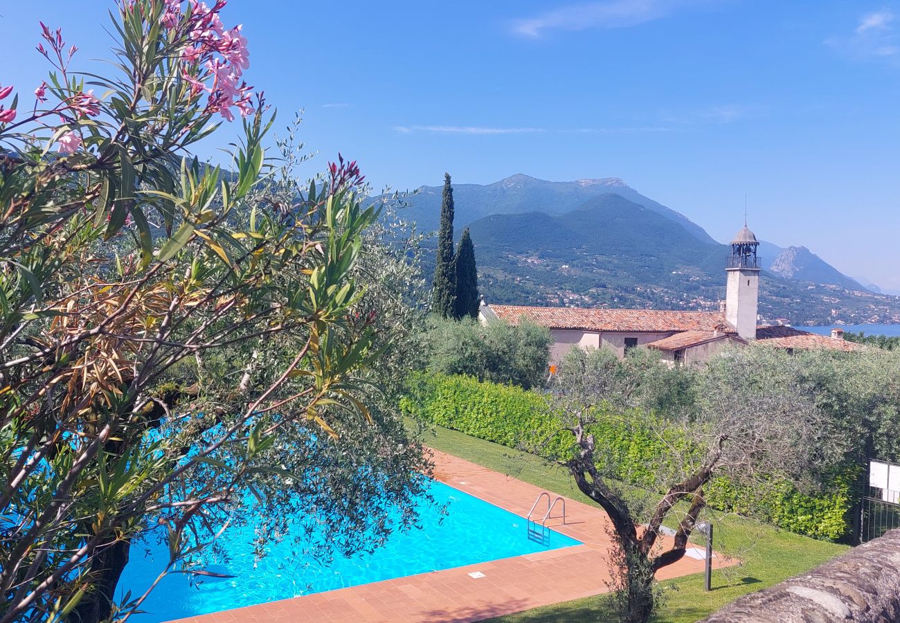Appartamento a San Felice del Benaco - Garda View romantic apt with pool by Bookinggardal