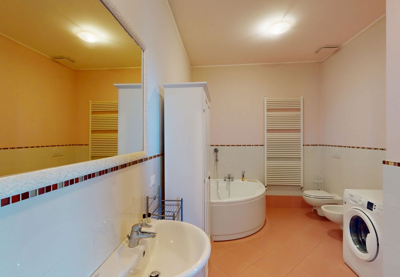 Appartamento a Moniga del Garda - Agape Apartment by Bookinggardalake
