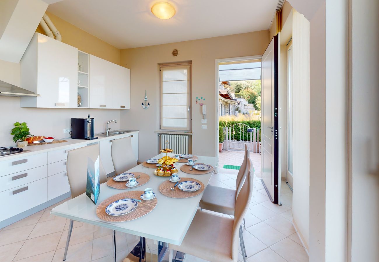 Appartamento a Moniga del Garda - Horizon luxury lake view by Bookinggardalake
