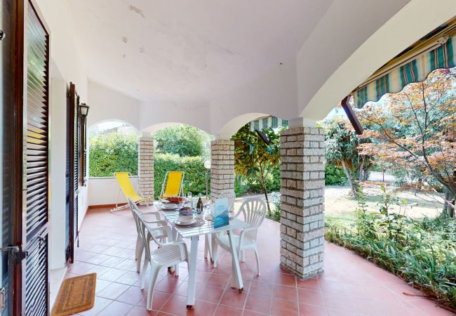 Villa a Sirmione - Villa Valentine 200 mt to the beach  by Bookinggar