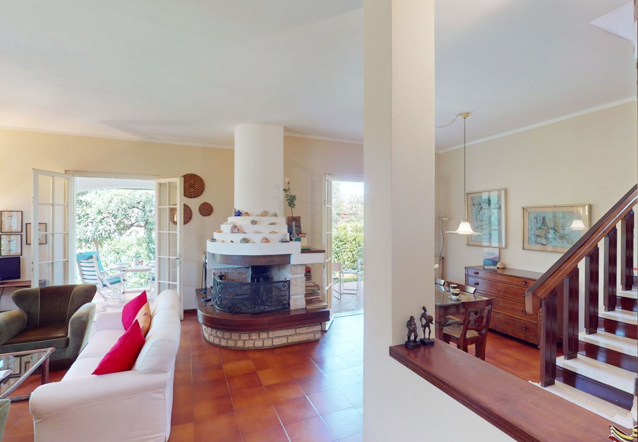 Villa a Sirmione - Villa Valentine Lakeside by Bookinggard