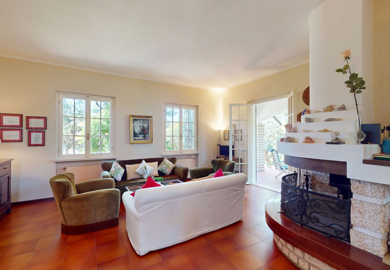 Villa a Sirmione - Villa Valentine Lakeside by Bookinggard