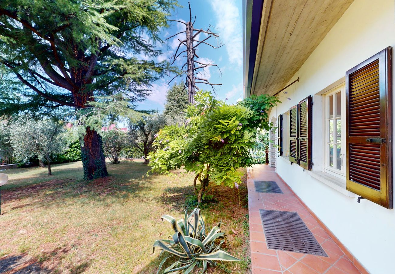 Villa a Sirmione - Villa Valentine Lakeside by Bookinggard