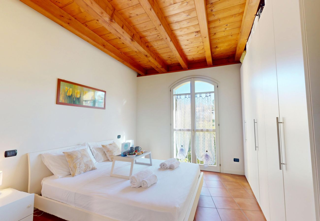 Appartamento a Manerba del Garda - Borgo Torchio C8 By Bookinggardalake