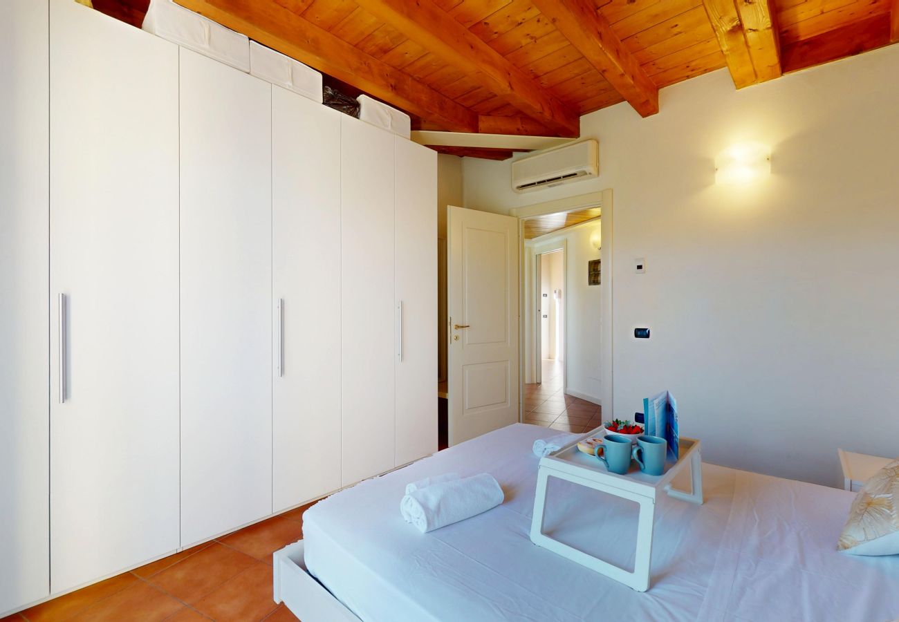 Appartamento a Manerba del Garda - Borgo Torchio C8 By Bookinggardalake