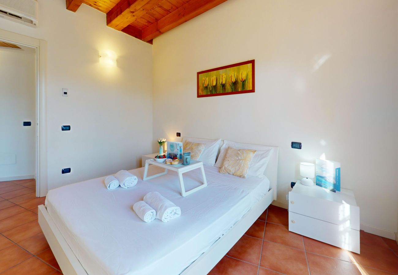 Appartamento a Manerba del Garda - Borgo Torchio C8 By Bookinggardalake
