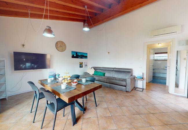 Appartamento a Manerba del Garda - Apt La Rocca con piscina By Bookinggardalake