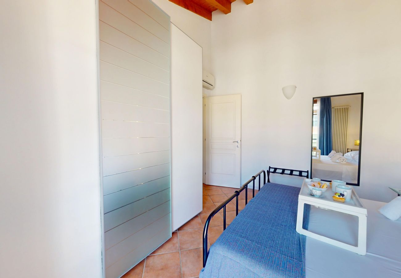 Appartamento a Manerba del Garda - La Rocca Di Manerba relaxing pool  By Bookinggarda