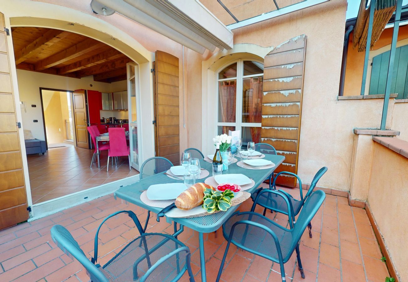 Appartamento a Manerba del Garda - Borgo Torchio F23 By Bookinggardalake