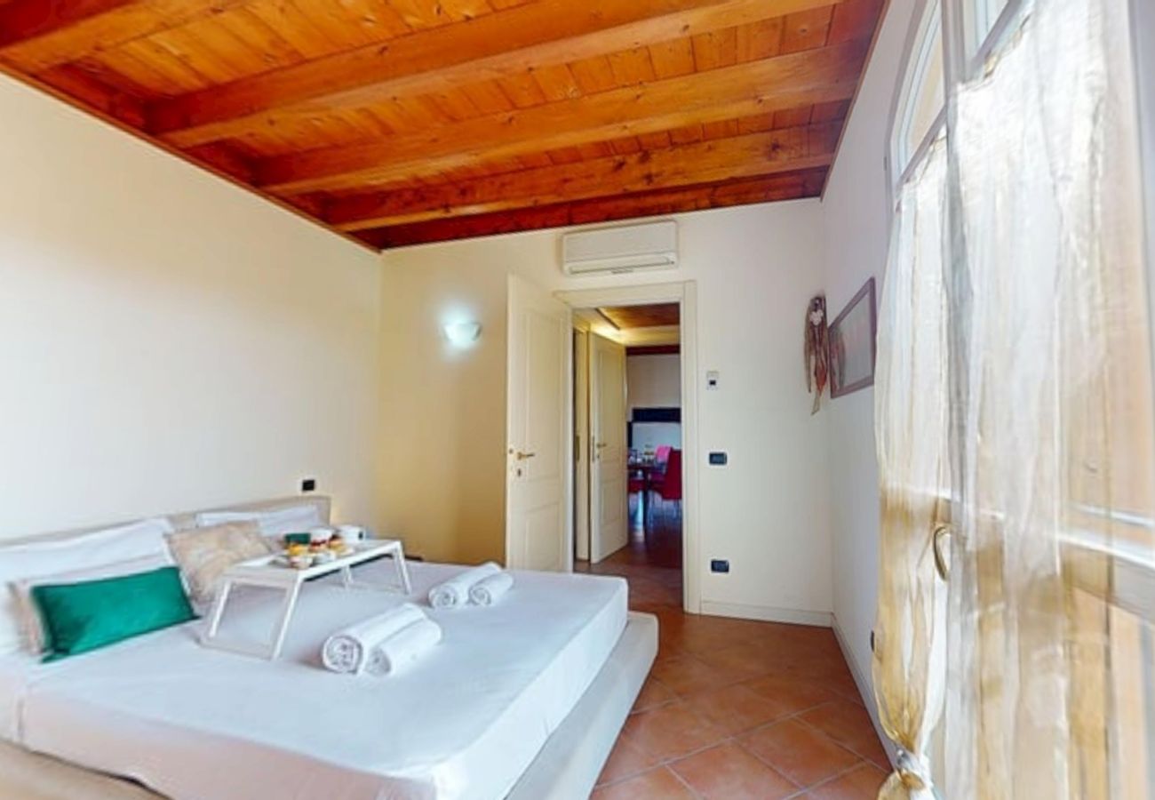 Appartamento a Manerba del Garda - Borgo Torchio F23 By Bookinggardalake