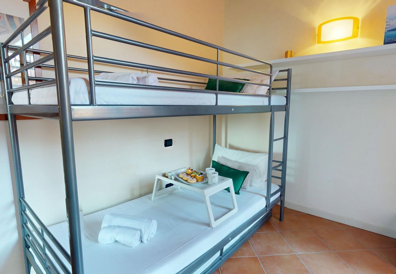 Appartamento a Manerba del Garda - Borgo Torchio F23 By Bookinggardalake