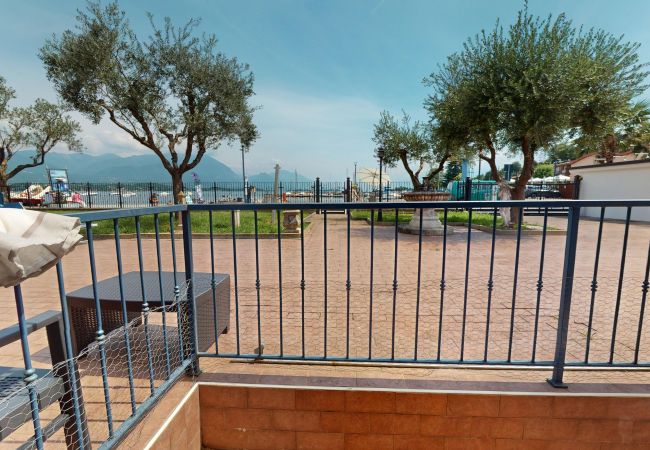 Appartamento a Manerba del Garda - Spiaggia Apartment by Booking Garda Lake