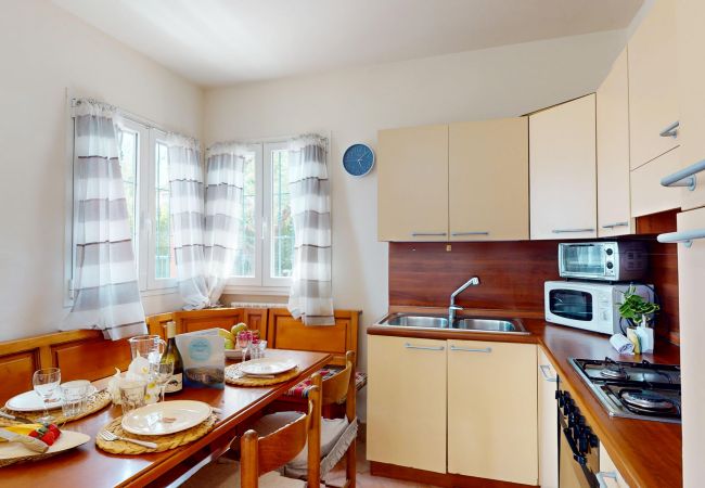 Appartamento a Manerba del Garda - Spiaggia Apartment by Booking Garda Lake