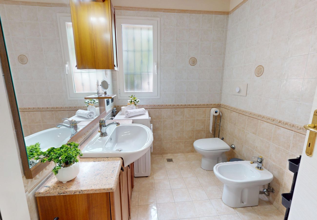 Appartamento a Manerba del Garda - Spiaggia Apartment by Booking Garda Lake
