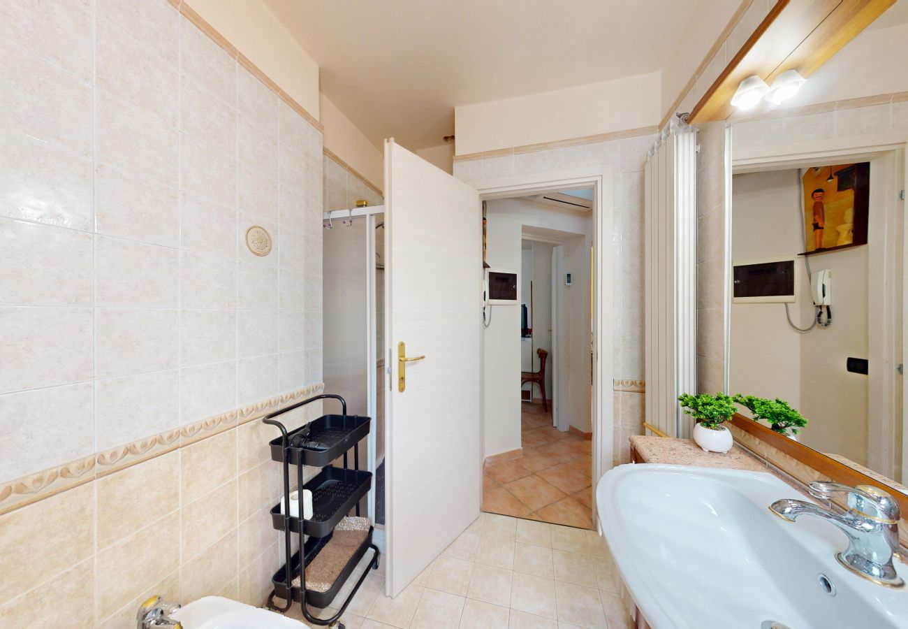 Appartamento a Manerba del Garda - Spiaggia Apartment by Booking Garda Lake