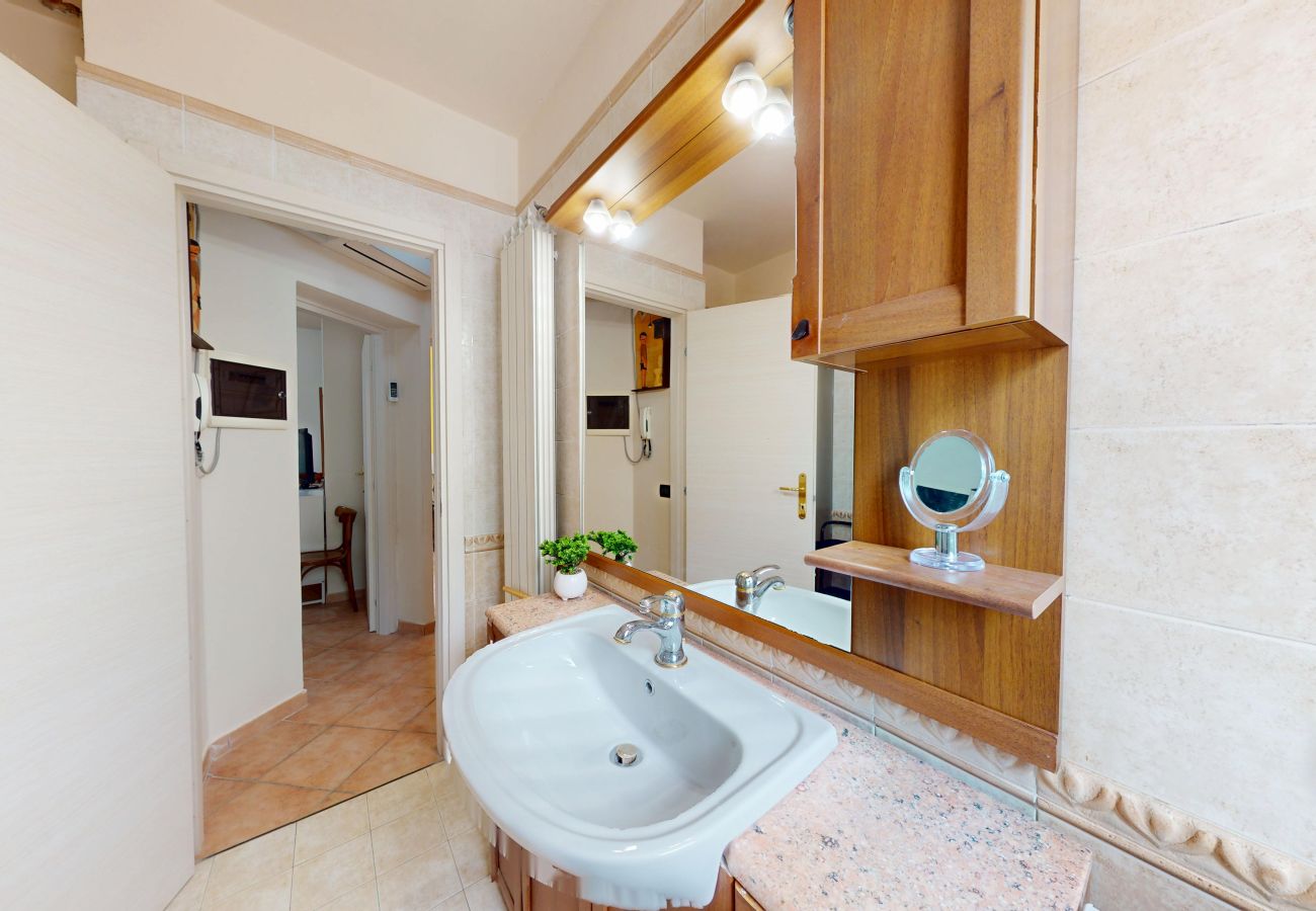 Appartamento a Manerba del Garda - Spiaggia Apartment by Booking Garda Lake