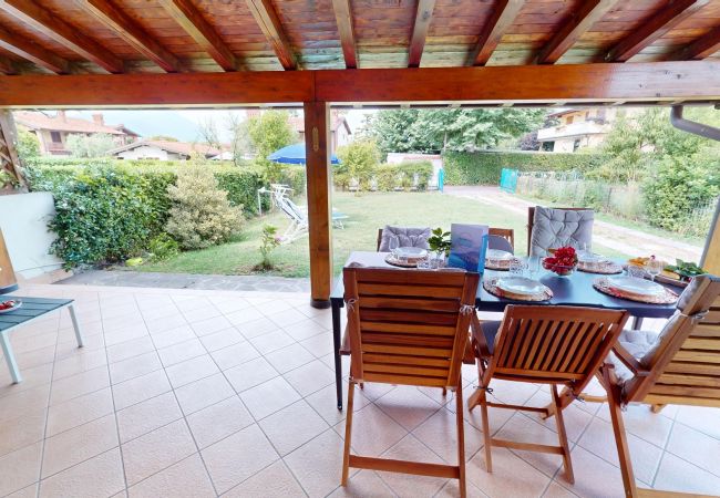Villa a Manerba del Garda - Villa Dolce Riva Lake Escape by bookinggardalake