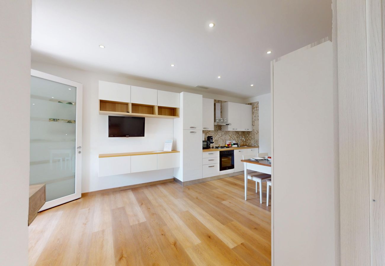 Appartamento a Puegnago sul Garda - Garda Hub Suite by Booking Garda Lake
