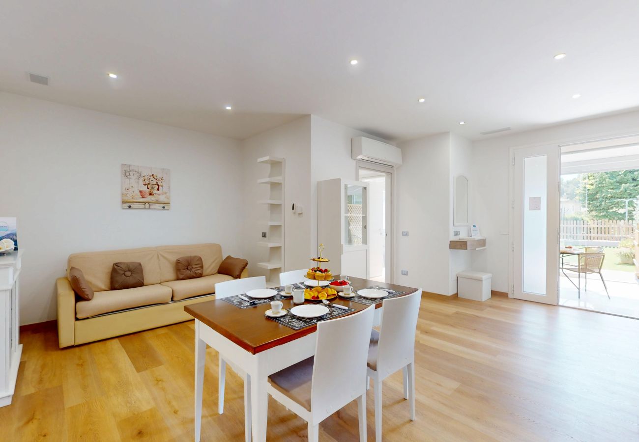 Appartamento a Puegnago sul Garda - Garda Hub Suite by Booking Garda Lake