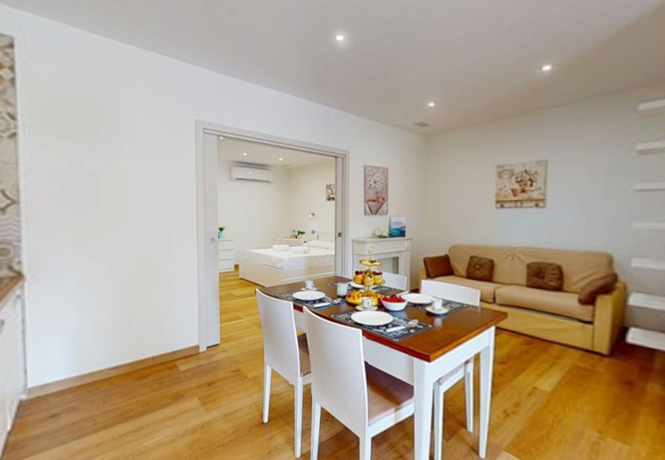 Appartamento a Puegnago sul Garda - Garda Hub Suite by Booking Garda Lake