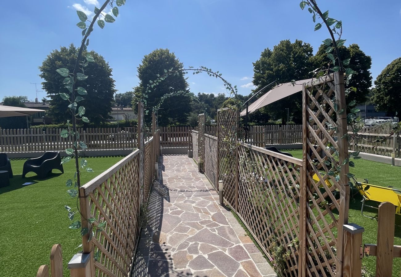 Appartamento a Puegnago sul Garda - Garda Hub Suite by Booking Garda Lake