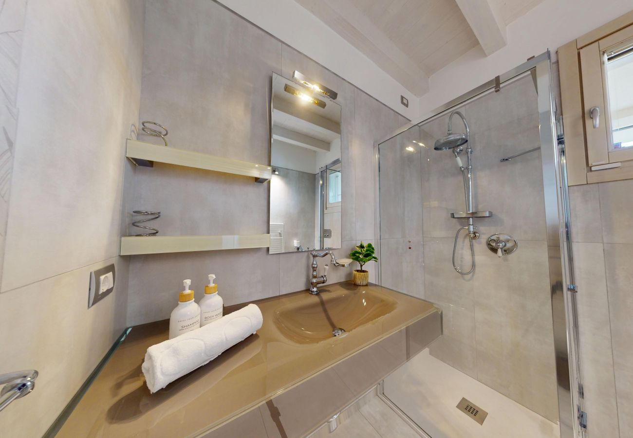 Appartamento a Sirmione - Sirmio Dream View Suite by Bookinggardalake