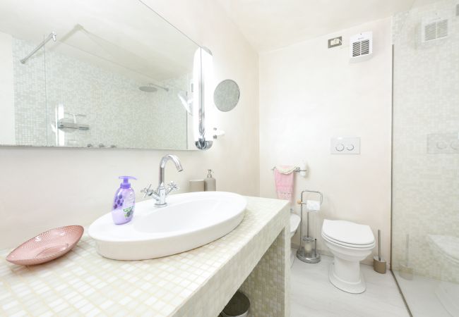 Ferienwohnung in Polpenazze del Garda - Casa Esmeralda sul Garda By Bookinggardalake Ferienwohnung in Polpenazze del Garda - Casa Esmeralda sul Garda By Bookinggardalake