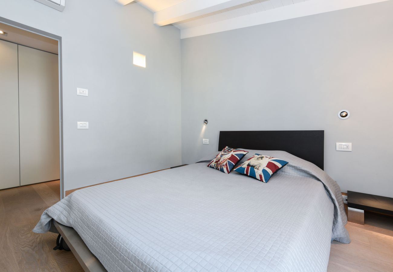 Ferienwohnung in Salò - Fantoni Luxury Loft in Salò By Bookinggardalake