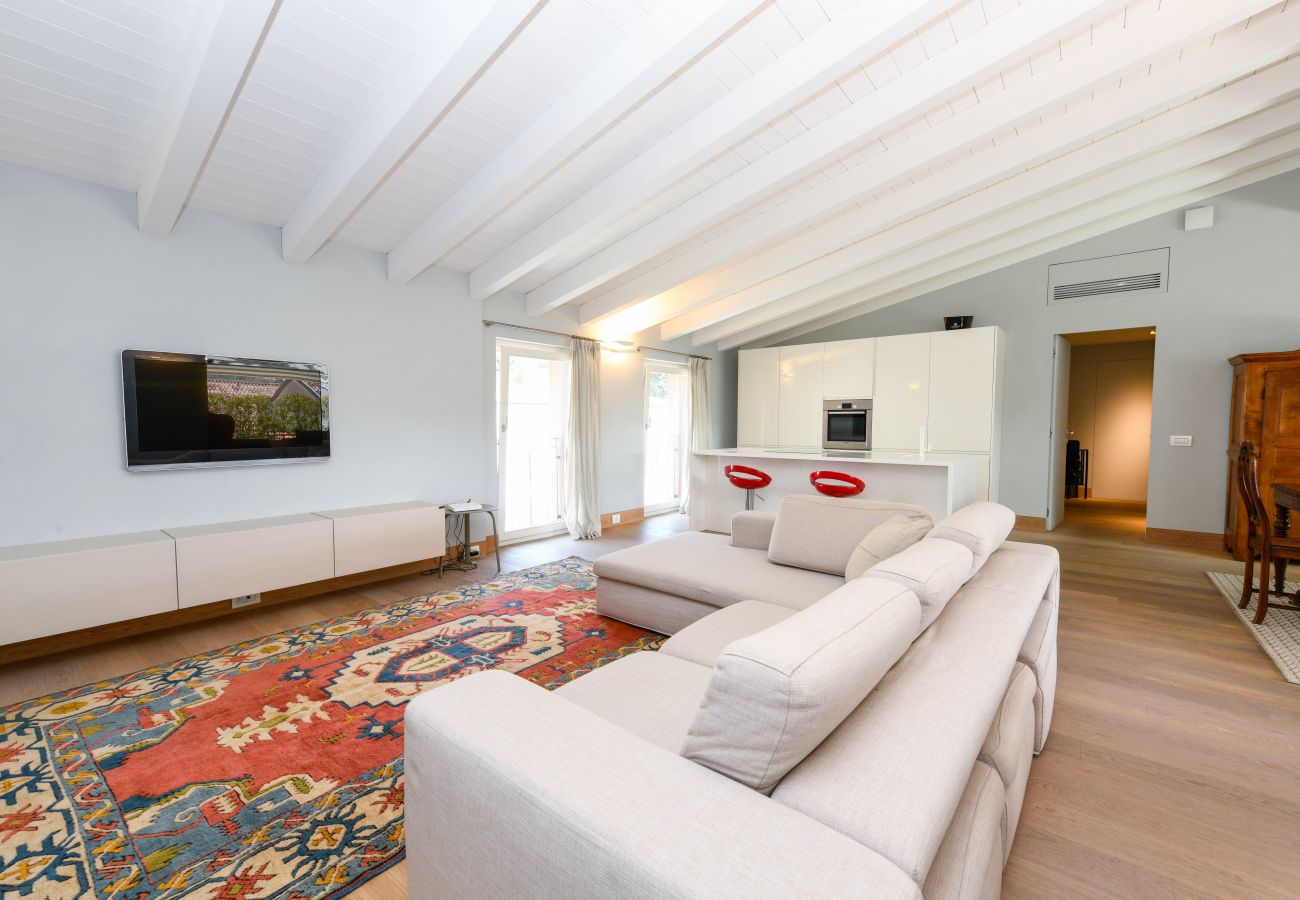 Ferienwohnung in Salò - Fantoni Luxury Loft in Salò By Bookinggardalake