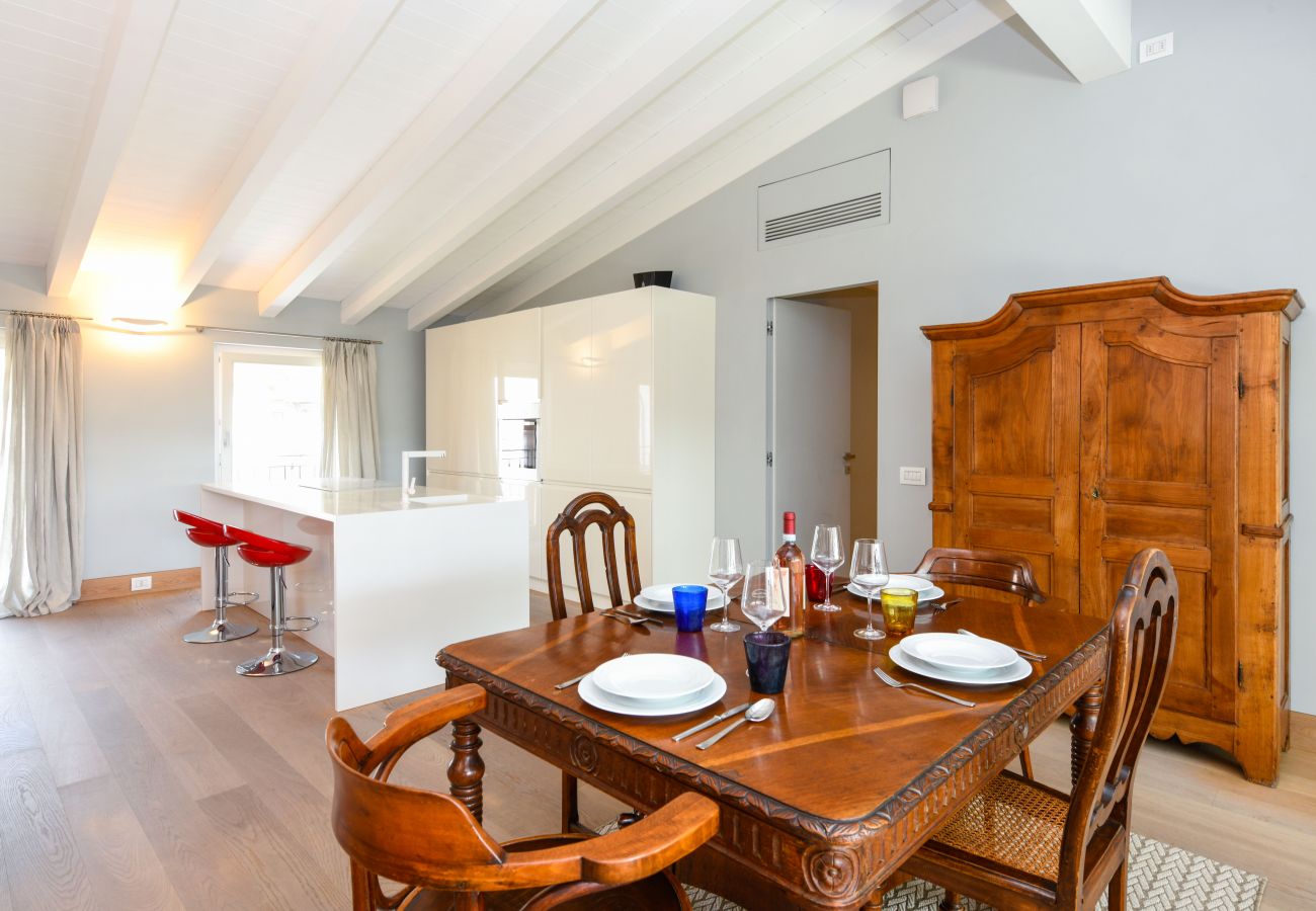 Ferienwohnung in Salò - Fantoni Luxury Loft in Salò By Bookinggardalake