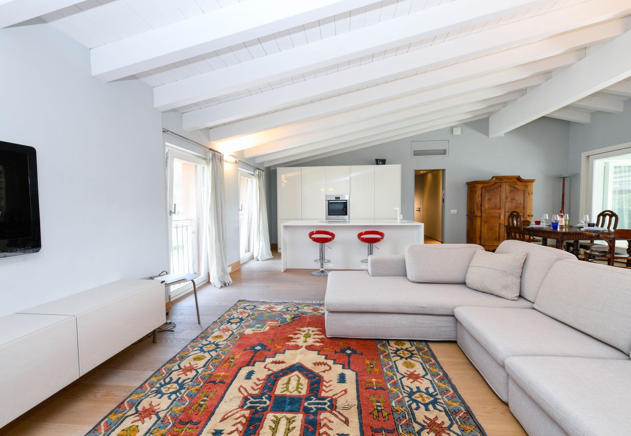 Ferienwohnung in Salò - Fantoni Luxury Loft in Salò By Bookinggardalake