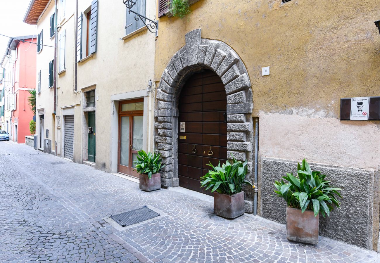 Ferienwohnung in Salò - Fantoni Luxury Loft in Salò By Bookinggardalake