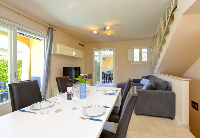 Villa in Manerba del Garda - Villa Iris a Manerba del Garda By Bookinggardalake Villa in Manerba del Garda - Villa Iris a Manerba del Garda By Bookinggardalake