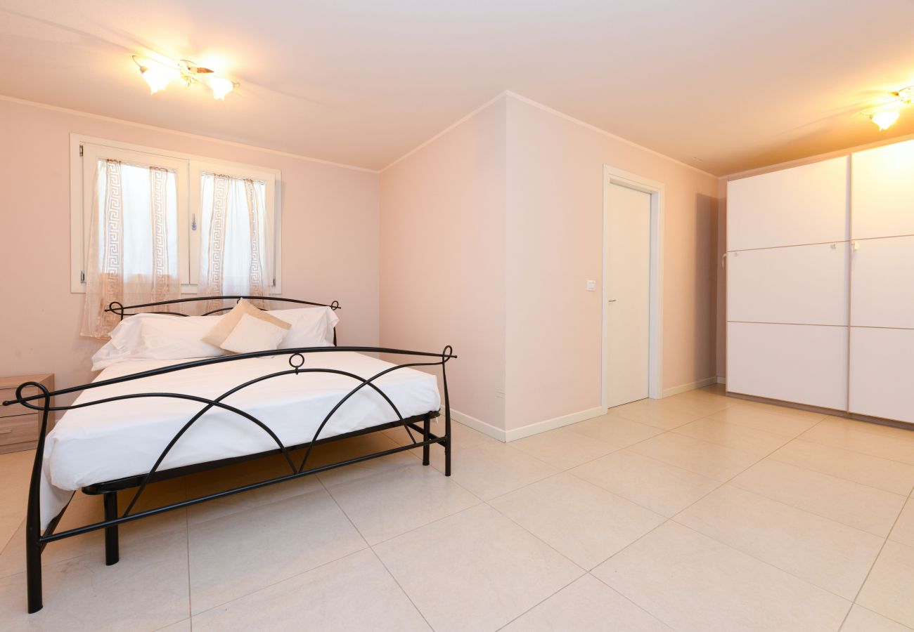 Villa in Manerba del Garda - Villa Iris a Manerba del Garda By Bookinggardalake Villa in Manerba del Garda - Villa Iris a Manerba del Garda By Bookinggardalake