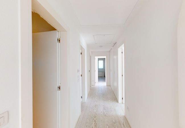 Villa in Manerba del Garda - Villa Flora fronte spiaggia By Bookinggardalake Villa in Manerba del Garda - Villa Flora fronte spiaggia By Bookinggardalake