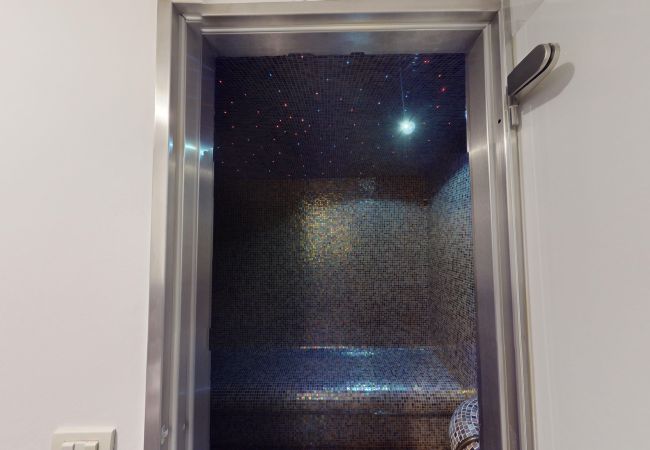 Villa in Manerba del Garda - Villa Flora fronte spiaggia By Bookinggardalake Villa in Manerba del Garda - Villa Flora fronte spiaggia By Bookinggardalake