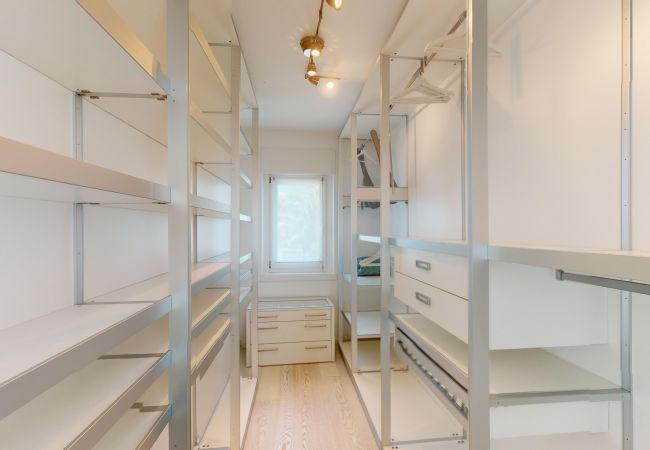 Villa in Manerba del Garda - Villa Flora fronte spiaggia By Bookinggardalake Villa in Manerba del Garda - Villa Flora fronte spiaggia By Bookinggardalake