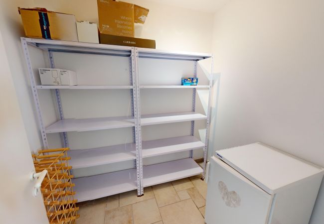 Villa in Manerba del Garda - Villa Flora fronte spiaggia By Bookinggardalake Villa in Manerba del Garda - Villa Flora fronte spiaggia By Bookinggardalake