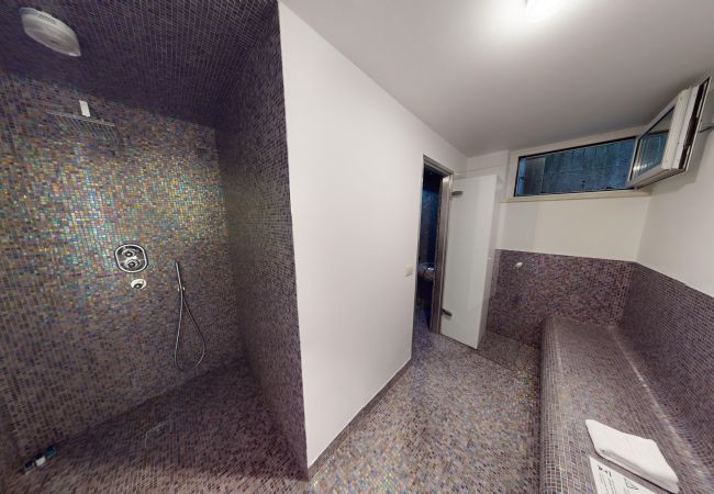 Villa in Manerba del Garda - Villa Flora fronte spiaggia By Bookinggardalake Villa in Manerba del Garda - Villa Flora fronte spiaggia By Bookinggardalake