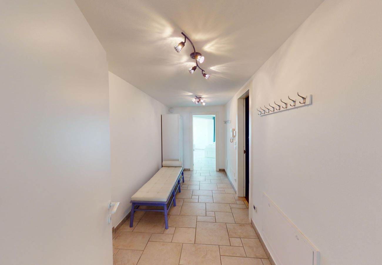 Villa in Manerba del Garda - Villa Flora fronte spiaggia By Bookinggardalake Villa in Manerba del Garda - Villa Flora fronte spiaggia By Bookinggardalake