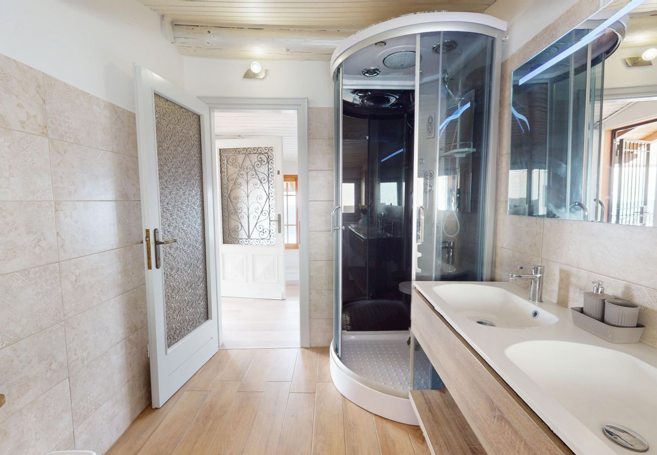 Ferienwohnung in Salò - ATTICO AGATA magic lake view By Bookinggardala