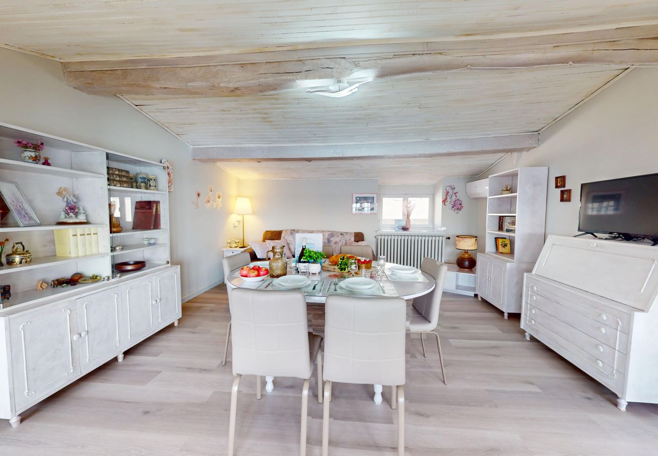 Ferienwohnung in Salò - ATTICO AGATA magic lake view By Bookinggardala