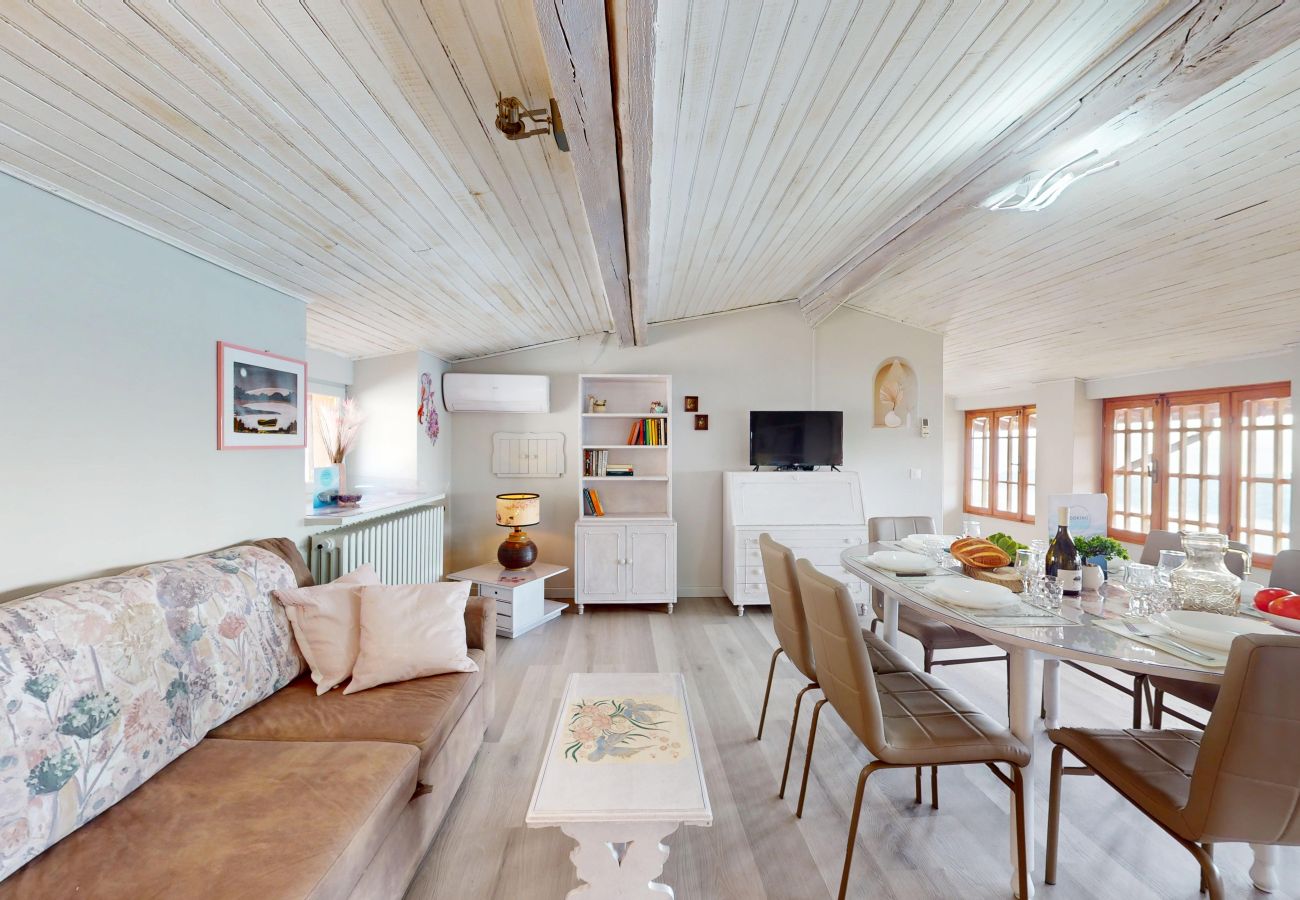 Ferienwohnung in Salò - ATTICO AGATA magic lake view By Bookinggardala