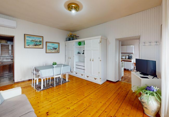 Ferienwohnung in Salò - Casale Massina QUARZO a Salò By Bookinggardalake Ferienwohnung in Salò - Casale Massina QUARZO a Salò By Bookinggardalake