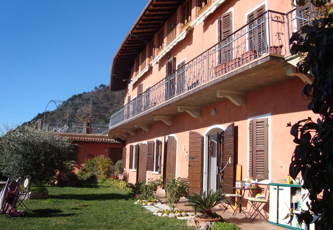 Ferienwohnung in Salò - Apt QUARZO Salò magic lake view By Bookinggardalak