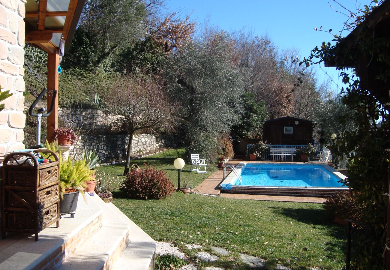 Ferienwohnung in Salò - Apt QUARZO Salò magic lake view By Bookinggardalak