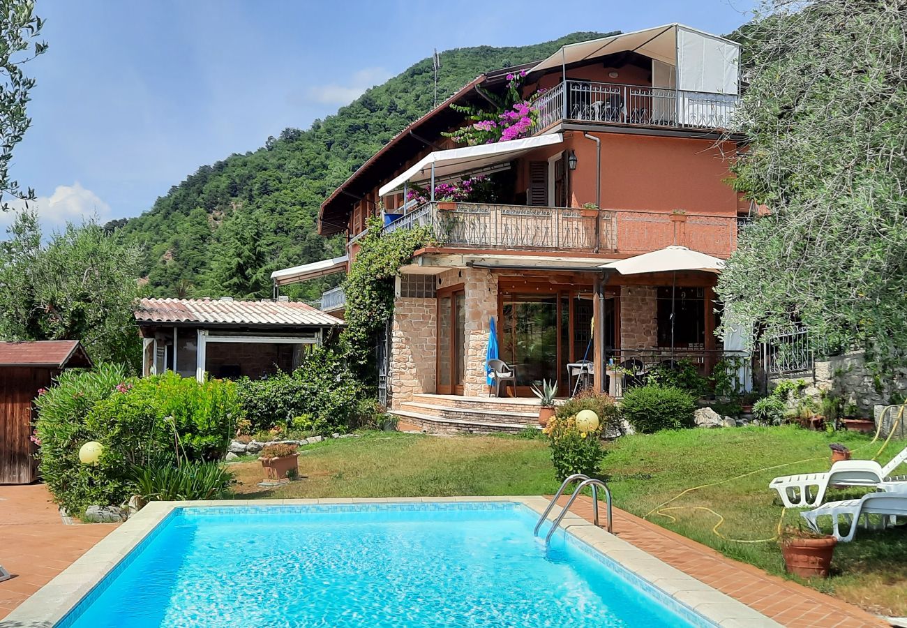 Ferienwohnung in Salò - Apt QUARZO Salò magic lake view By Bookinggardalak