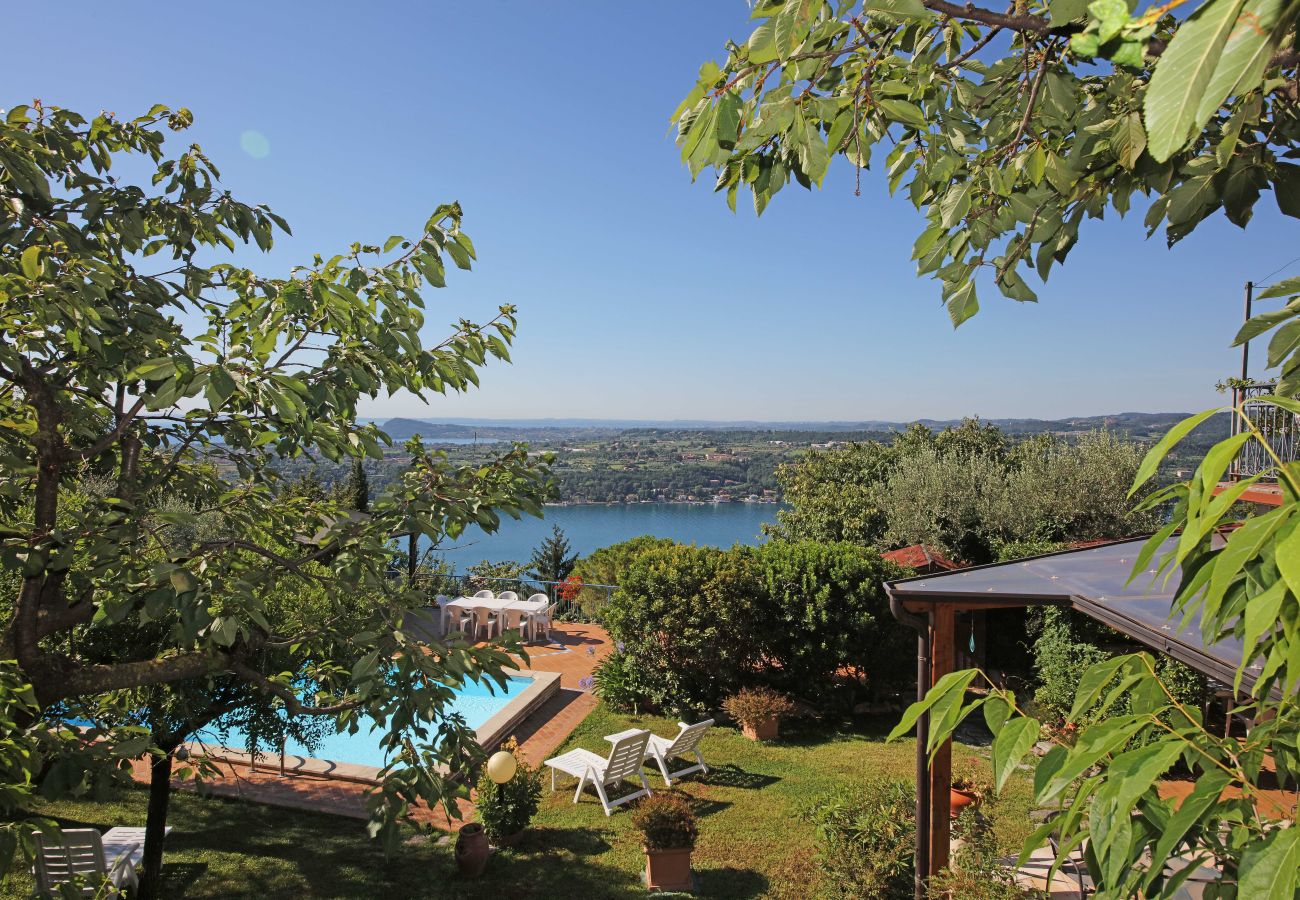 Ferienwohnung in Salò - Apt QUARZO Salò magic lake view By Bookinggardalak